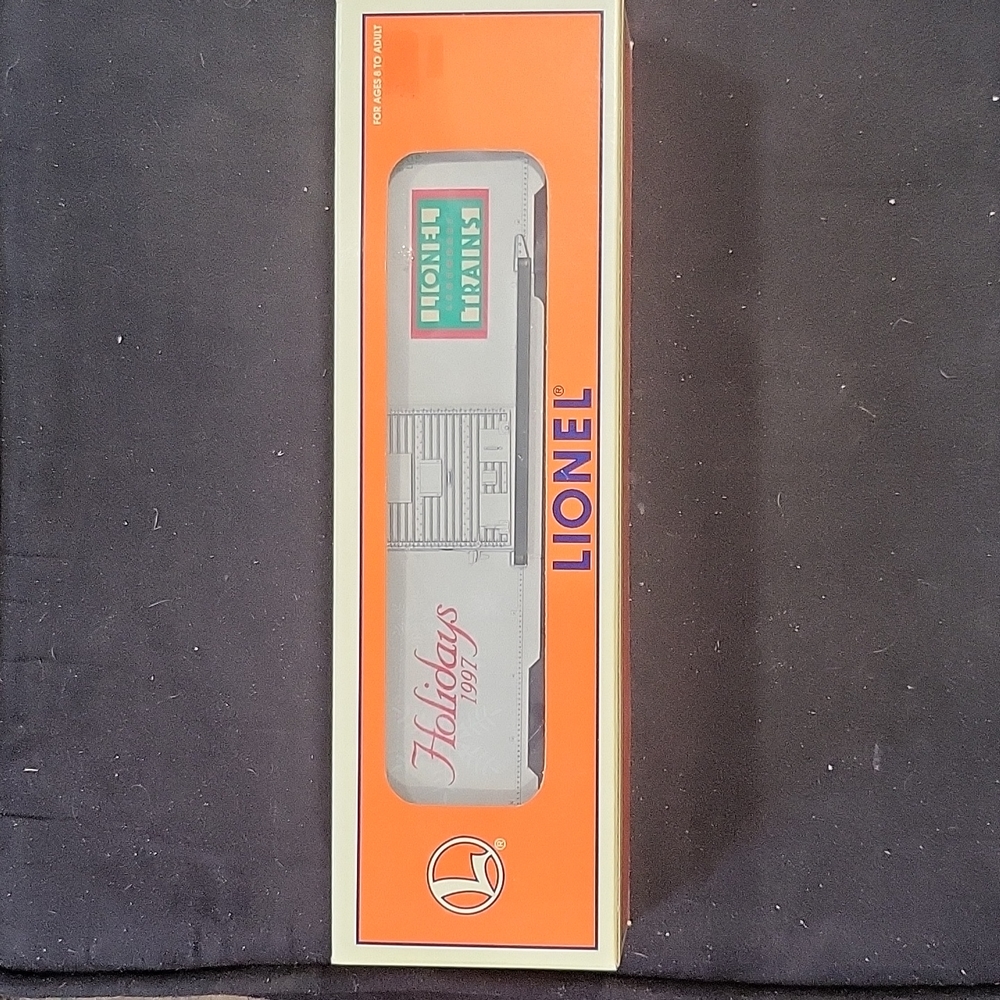 Lionel Trains O/027 Holiday Railsounds Boxcar 6-16776